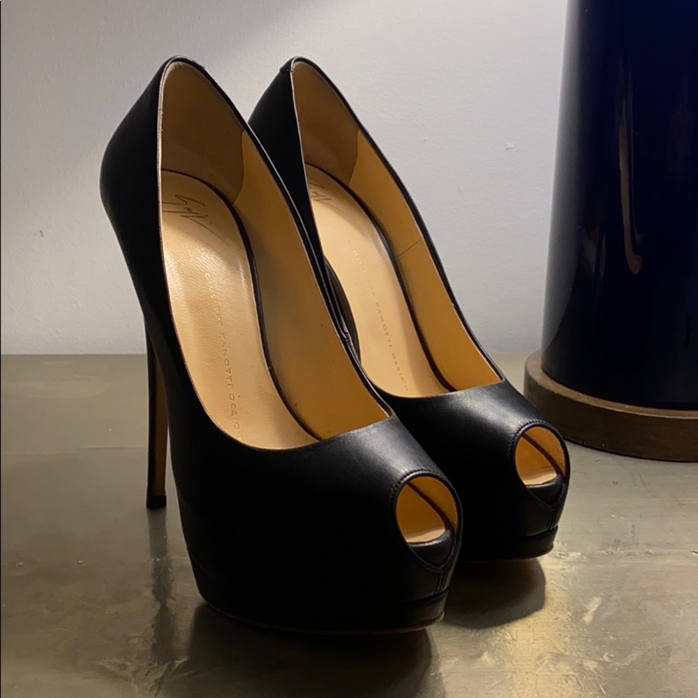 Giuseppe Zanotti Pumps - Picture 1 of 6
